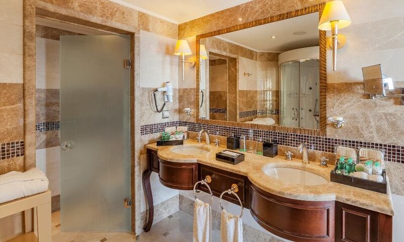 Starlight Resort Hotel