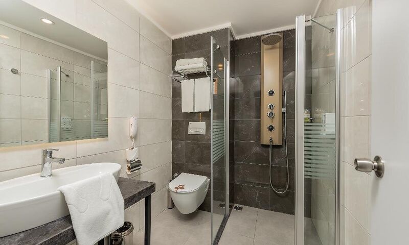 Whitecity Resort Hotel