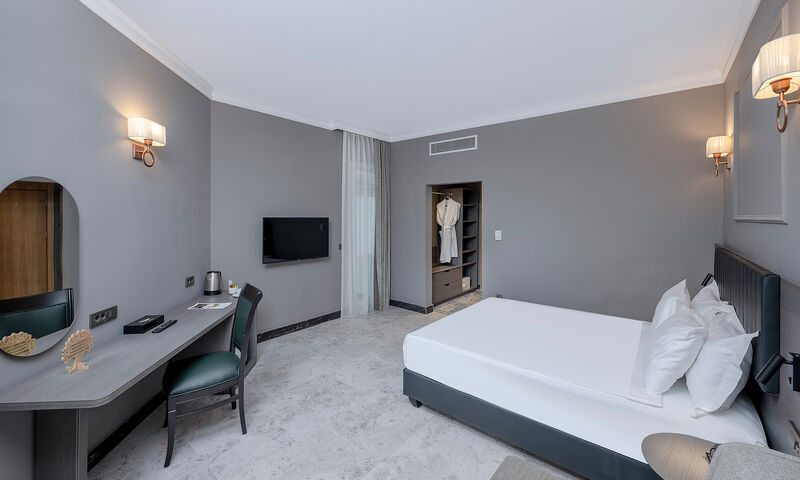 Adora Hotel & Resort