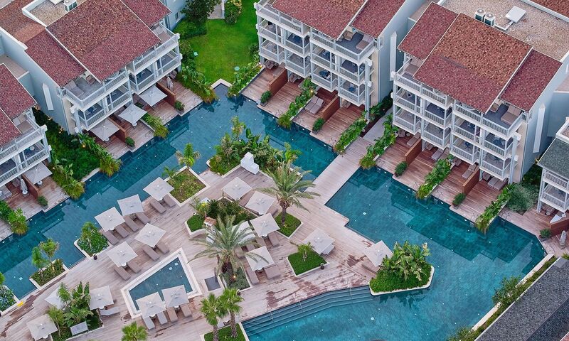 Lara Barut Collection