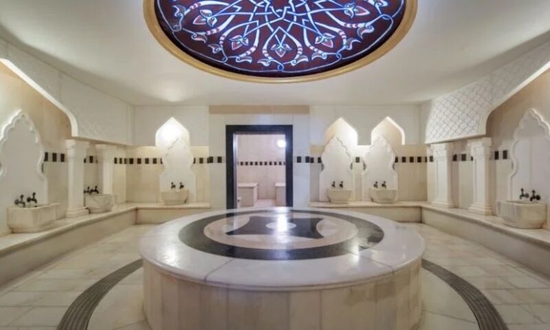 Crystal Admiral Resort Suites & Spa 