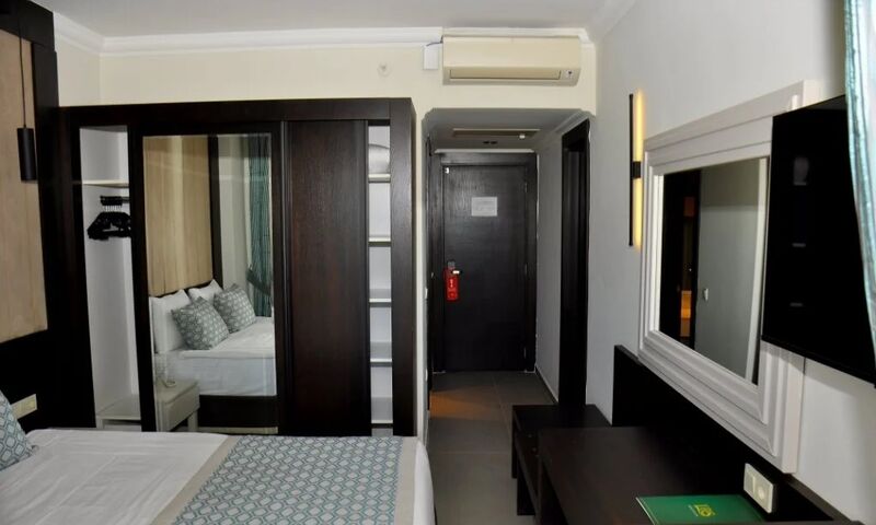 Lrs Lake River Side Hotel & Spa