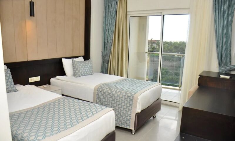 Lrs Lake River Side Hotel & Spa