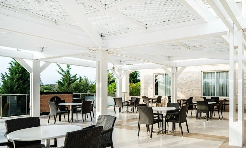 Lrs Lake River Side Hotel & Spa