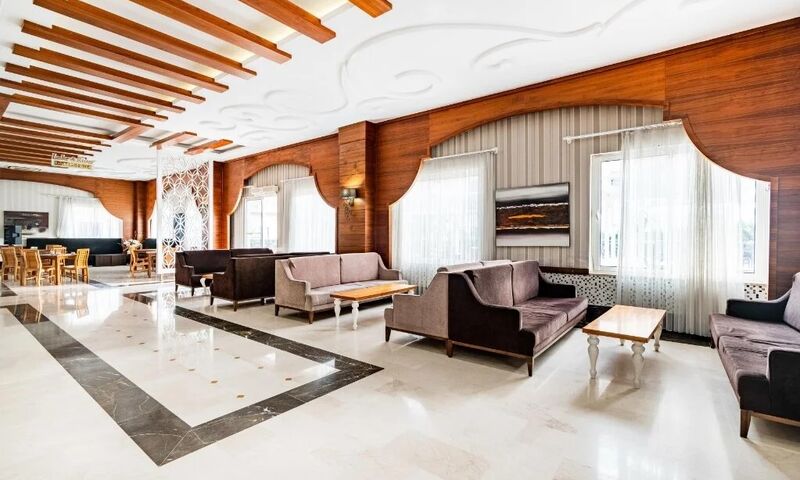 Lrs Lake River Side Hotel & Spa