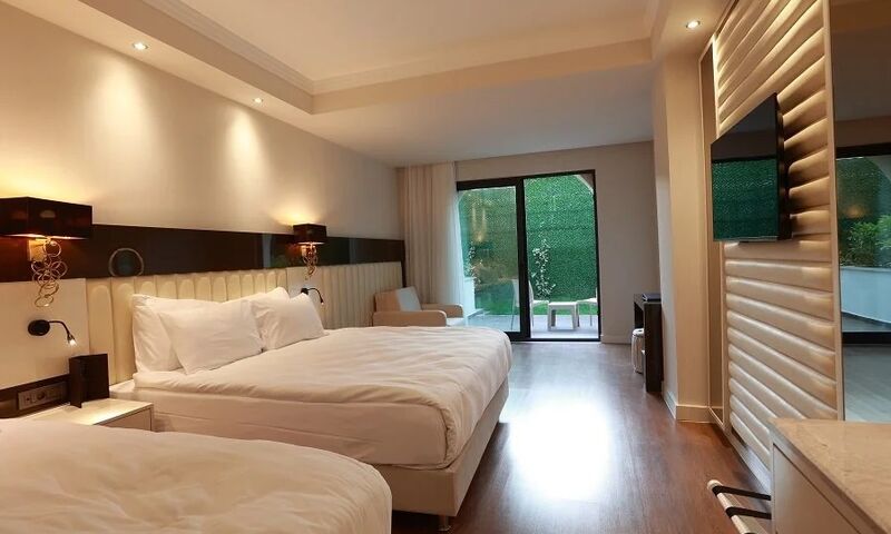 Serenity Queen Hotel