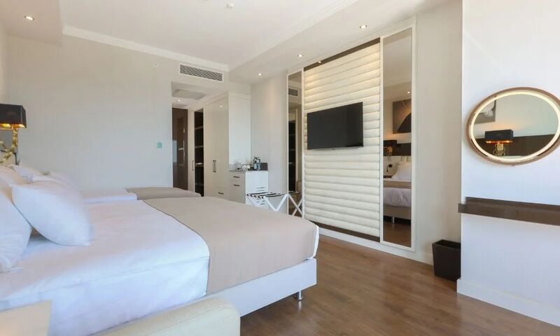 Serenity Queen Hotel