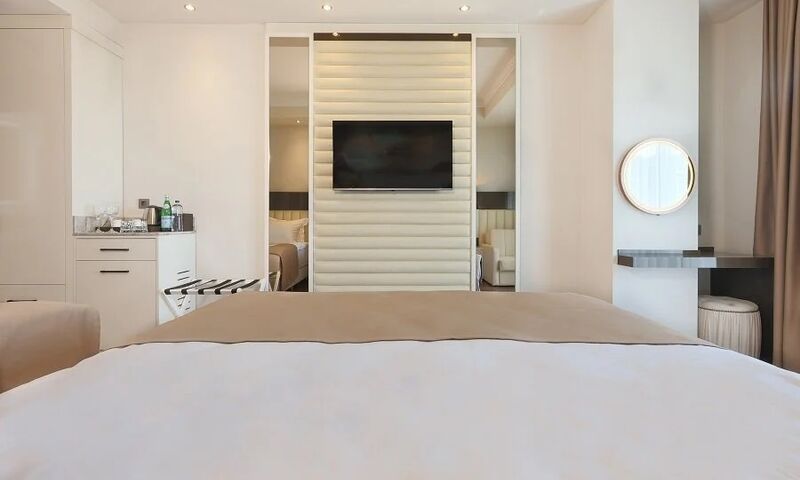 Serenity Queen Hotel