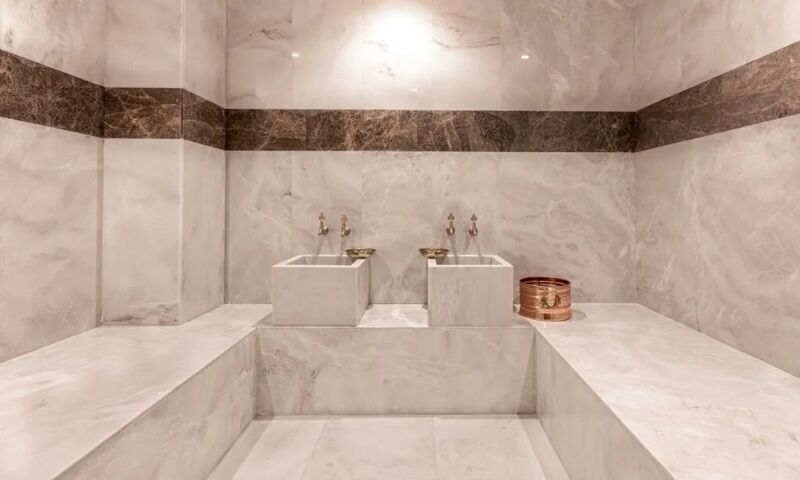 Serenity Queen Hotel