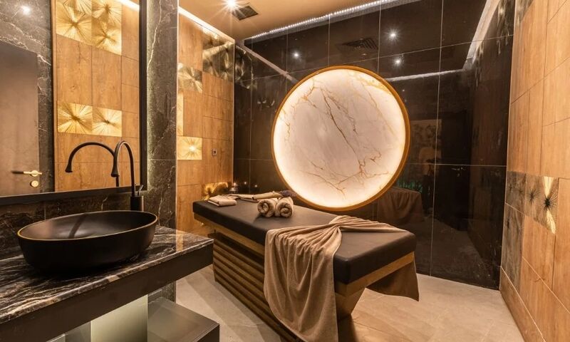 Serenity Queen Hotel