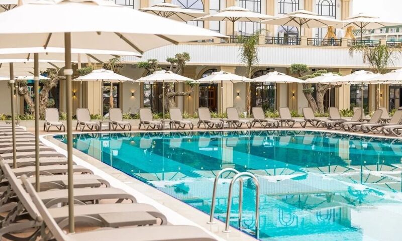 Serenity Queen Hotel