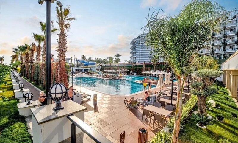 Serenity Queen Hotel