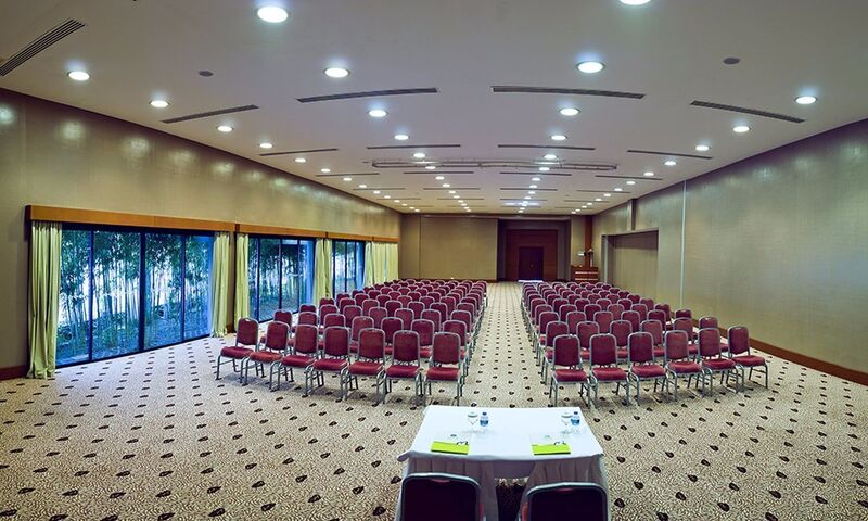 Cornelia De Luxe Resort