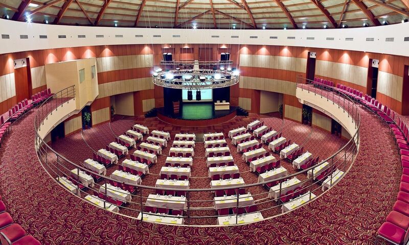 Cornelia De Luxe Resort