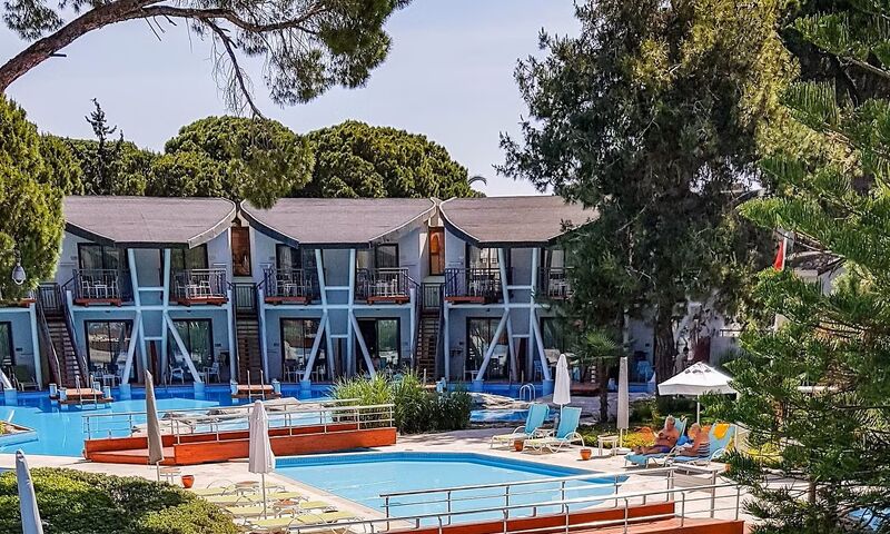 Cornelia De Luxe Resort