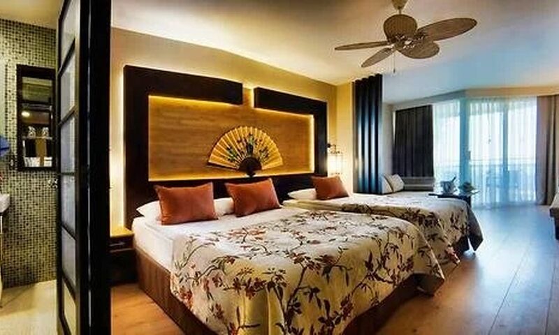 Limak Lara Deluxe Hotel & Resort