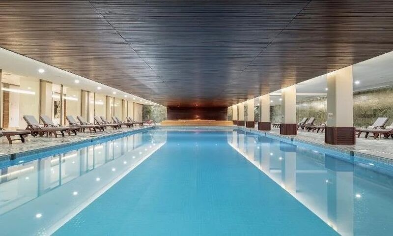 Nirvana Cosmopolitan Hotel