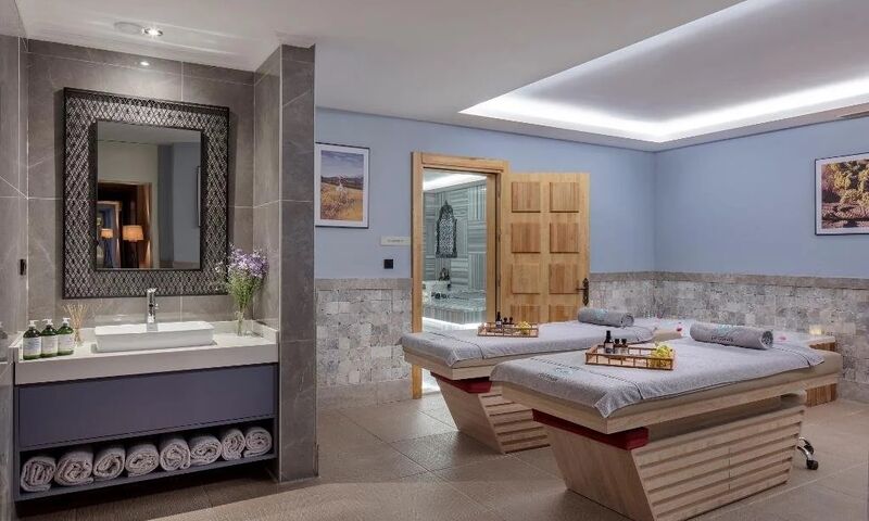 Nirvana Cosmopolitan Hotel