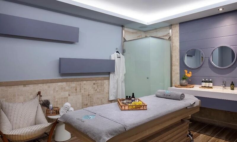 Nirvana Cosmopolitan Hotel