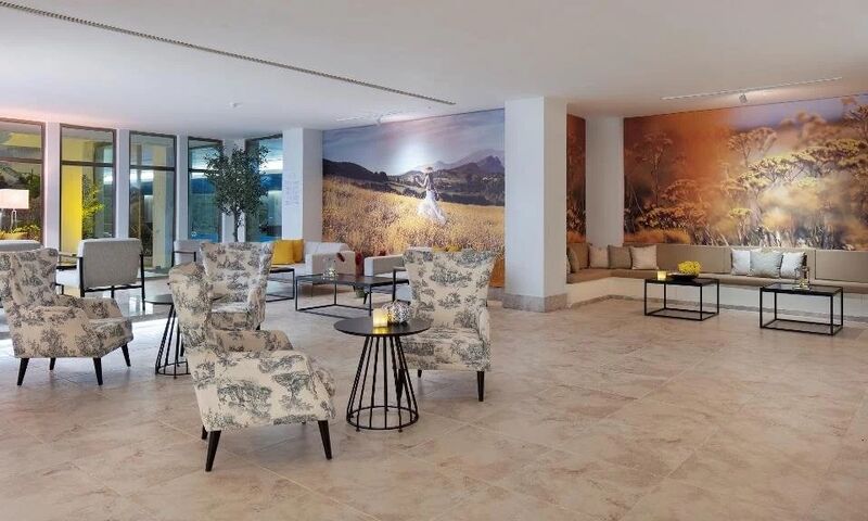 Nirvana Cosmopolitan Hotel