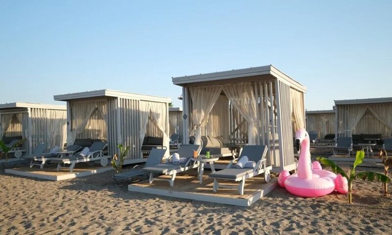 Nirvana Cosmopolitan Hotel