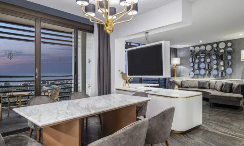 Nirvana Cosmopolitan Hotel